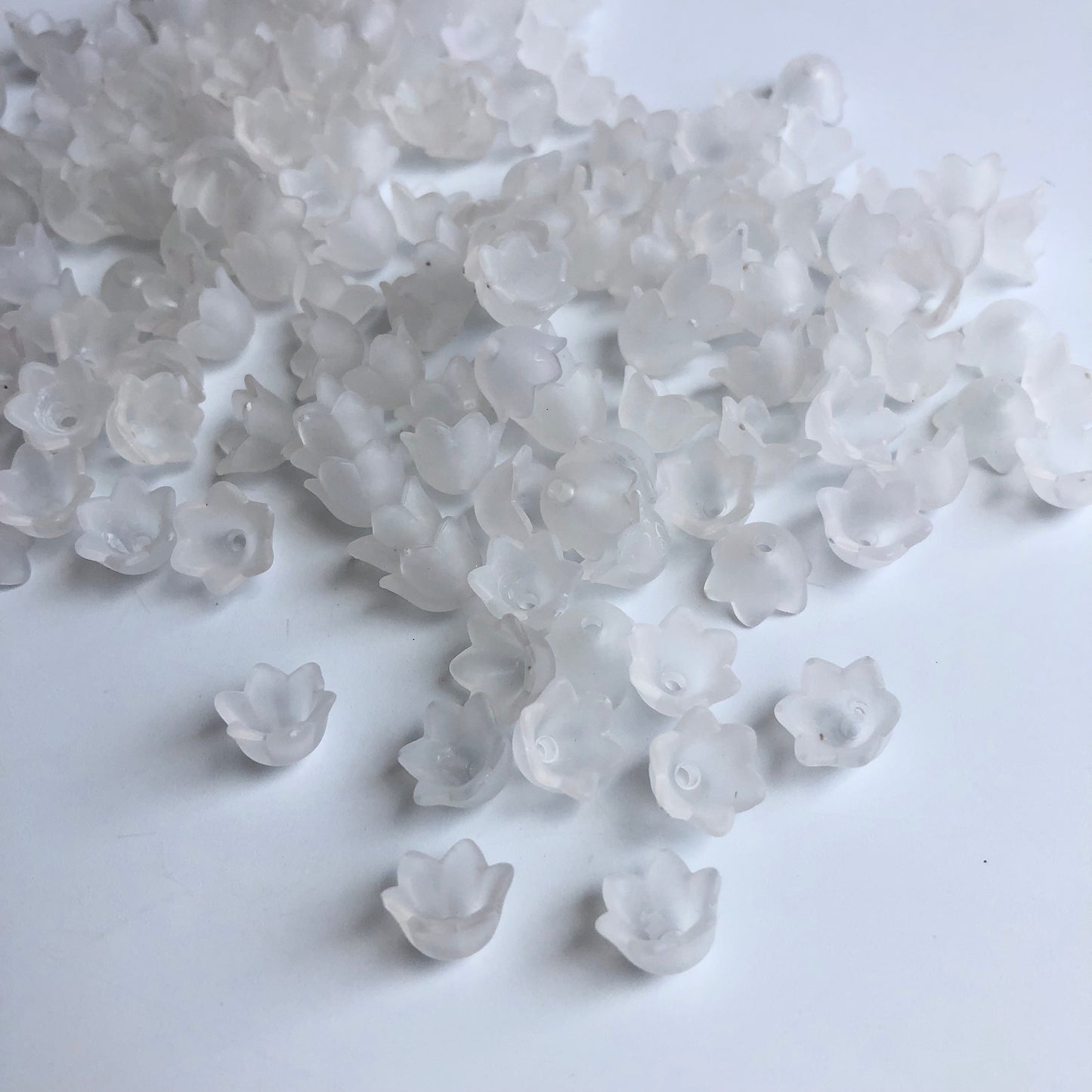 White Floral Bead Caps 10mm Jewellery Making Flower End Cap Clear Frosted Charm 50pcs