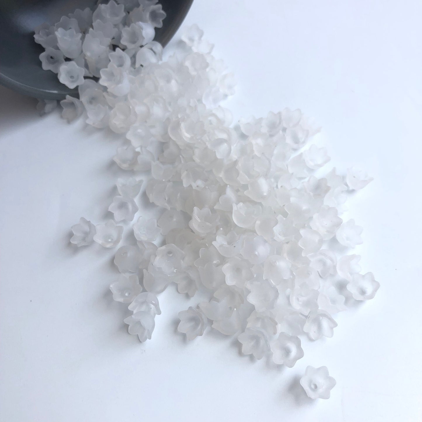 White Floral Bead Caps 10mm Jewellery Making Flower End Cap Clear Frosted Charm 50pcs