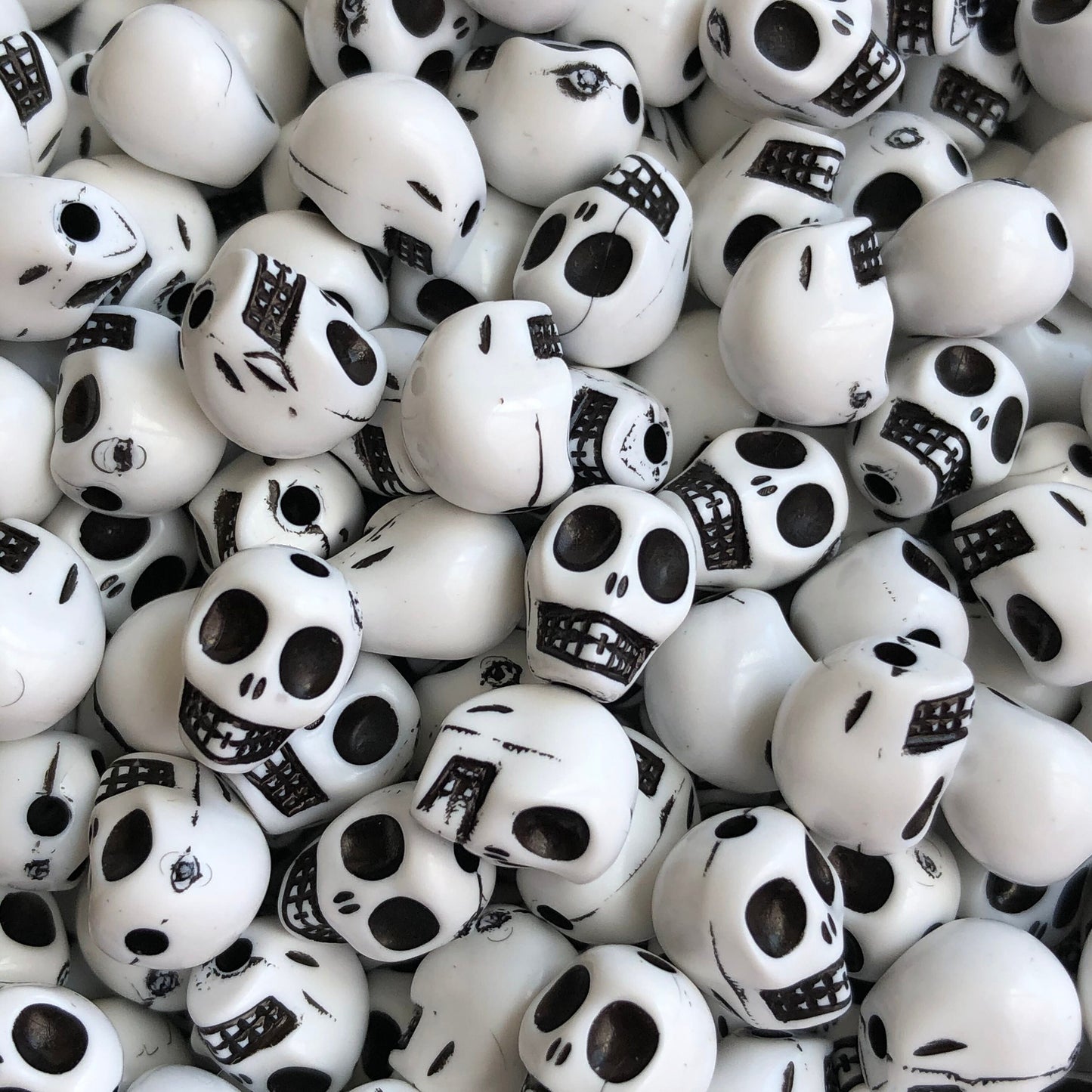 Black and White Skull Beads 9mm Plastic Halloween Bead 50 Pieces