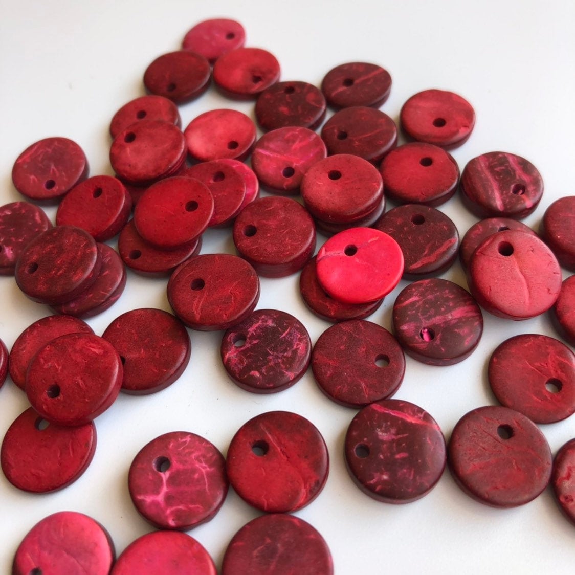 Red Coconut Charms 12mm Flat Round Disc Charm Pendants 25 Pieces