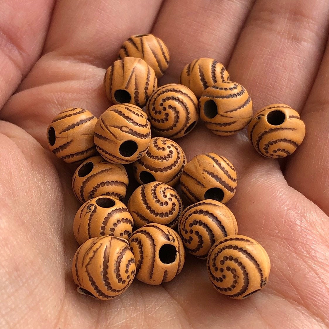 Tan Brown Acrylic Plastic Beads 8mm Round Spiral Pattern Craft Bead 100 Pieces