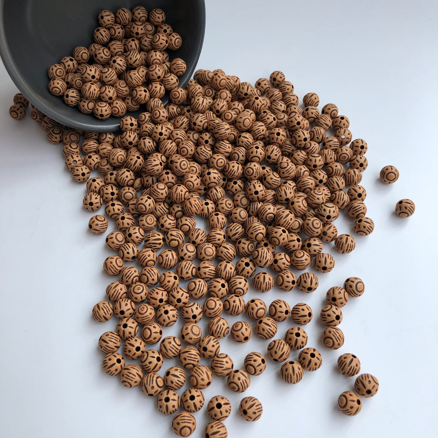 75pcs light tan brown round beads 9mm acrylic resin craft bead tribal design