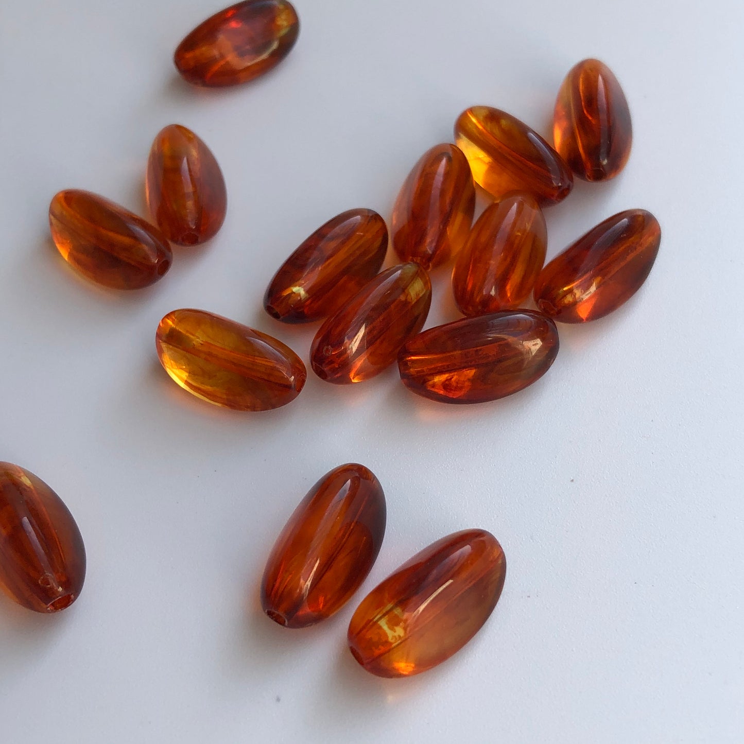 Honey Orange Brown Resin Beads 17x9mm Oval Jellybean Jewellery Craft Beads 20 Pieces