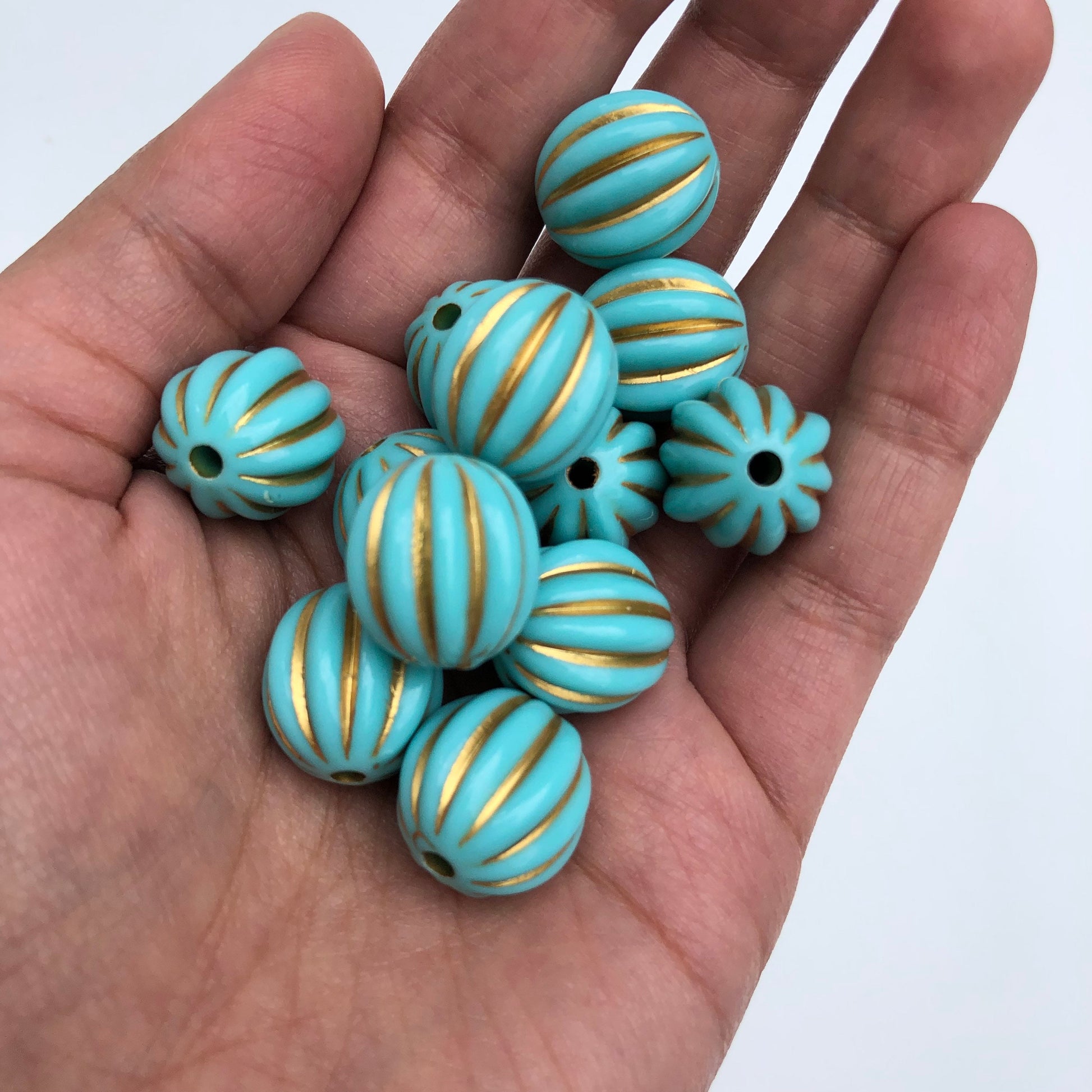 10pcs Aqua Blue Resin Beads