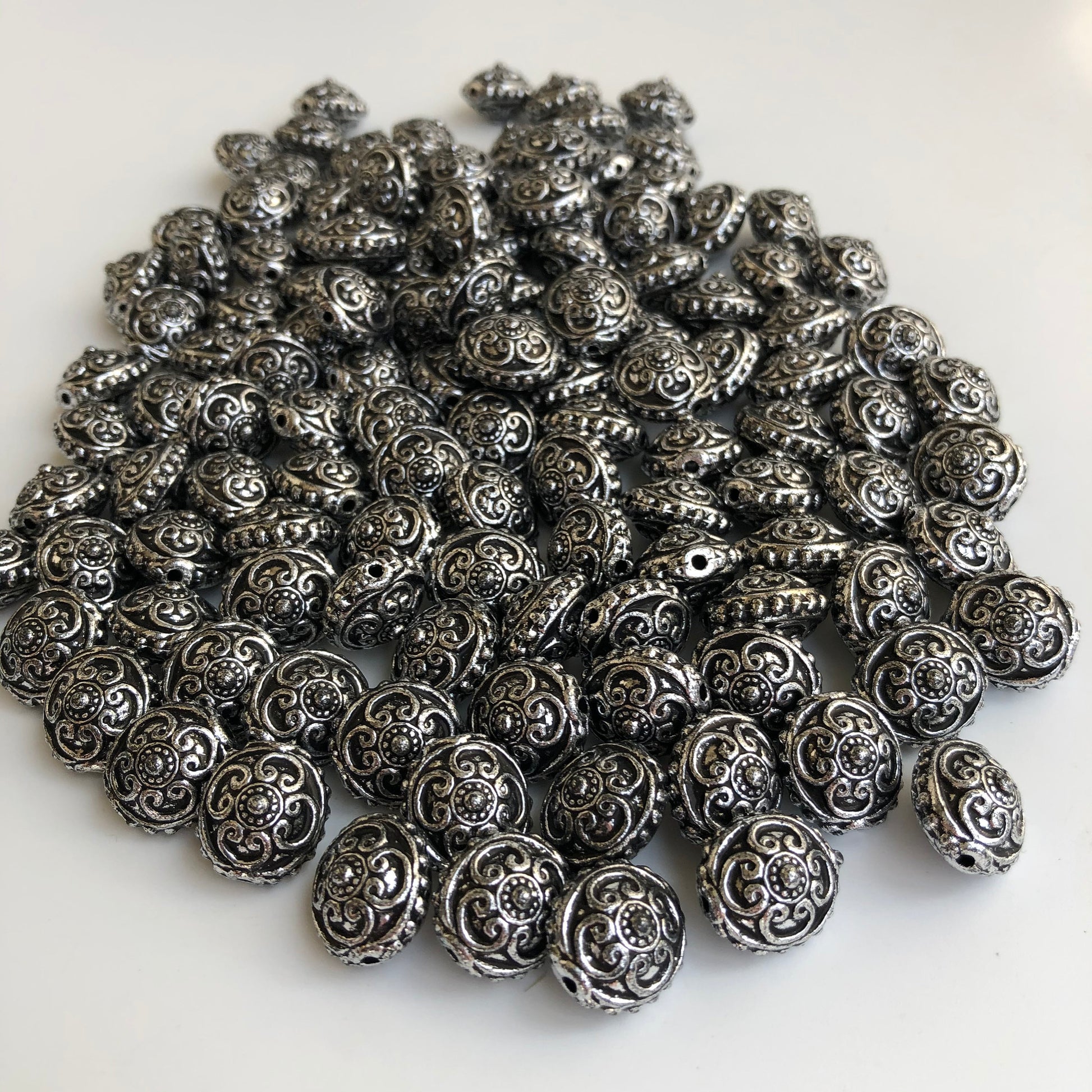 20x Antique Silver Beads