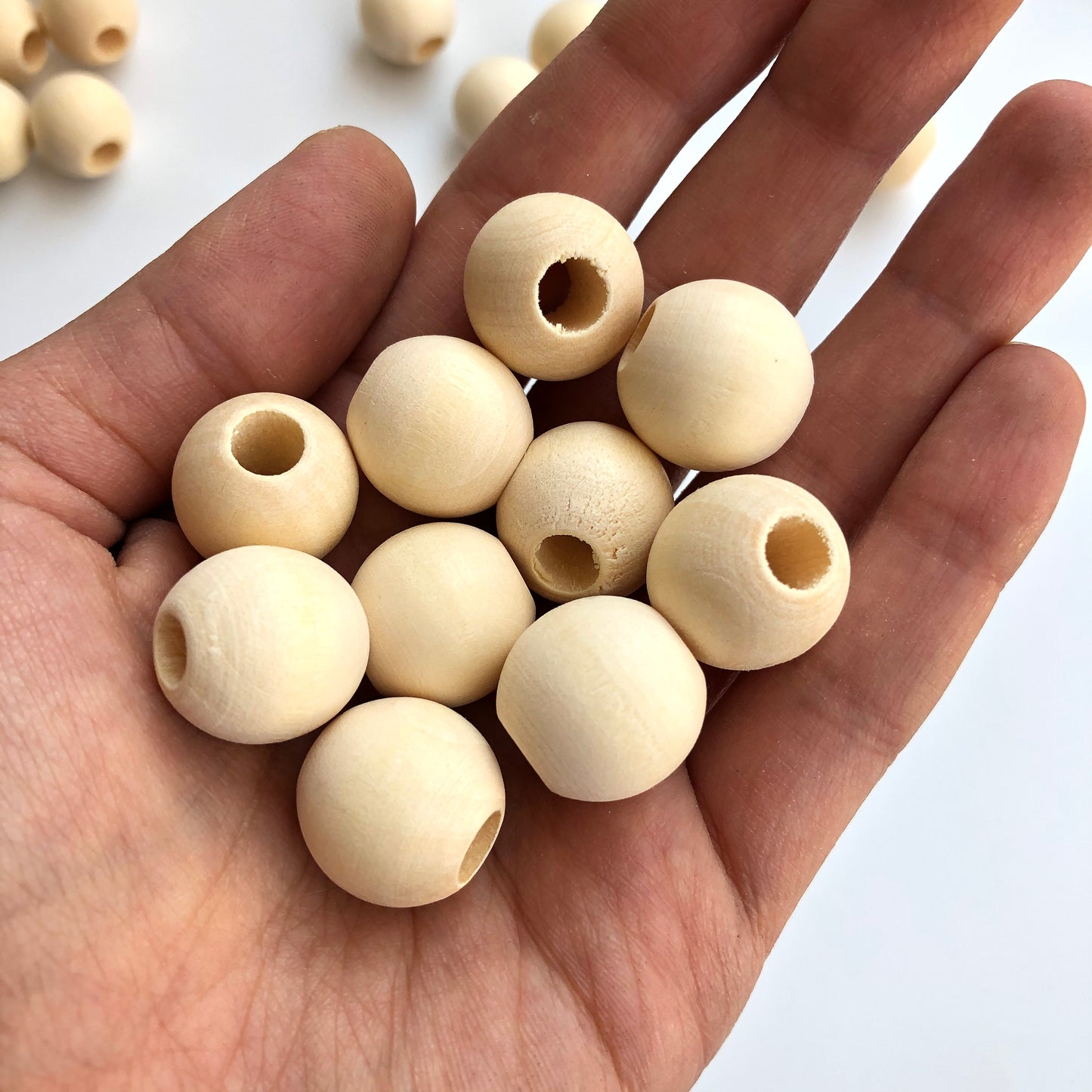 Round Macrame Wood Beads 18mm Unpainted Crafting Bead 7mm Threading Hole - 12pcs