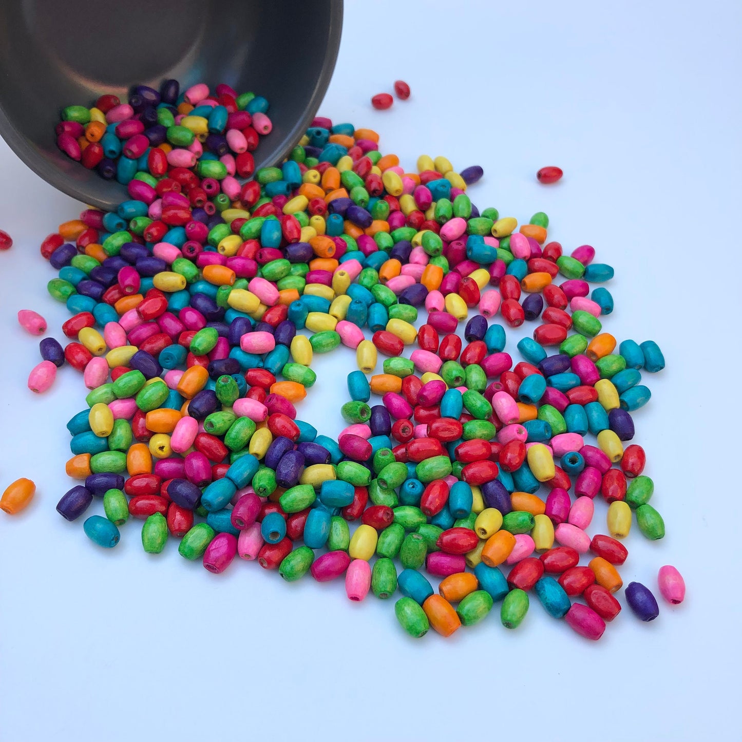 200 Pieces Mixed Wooden Oval Rice Beads - 8x5mm Barrel Wood Rainbow Bead Spacer Multi Colour DIY Crafts and Jewellery Making