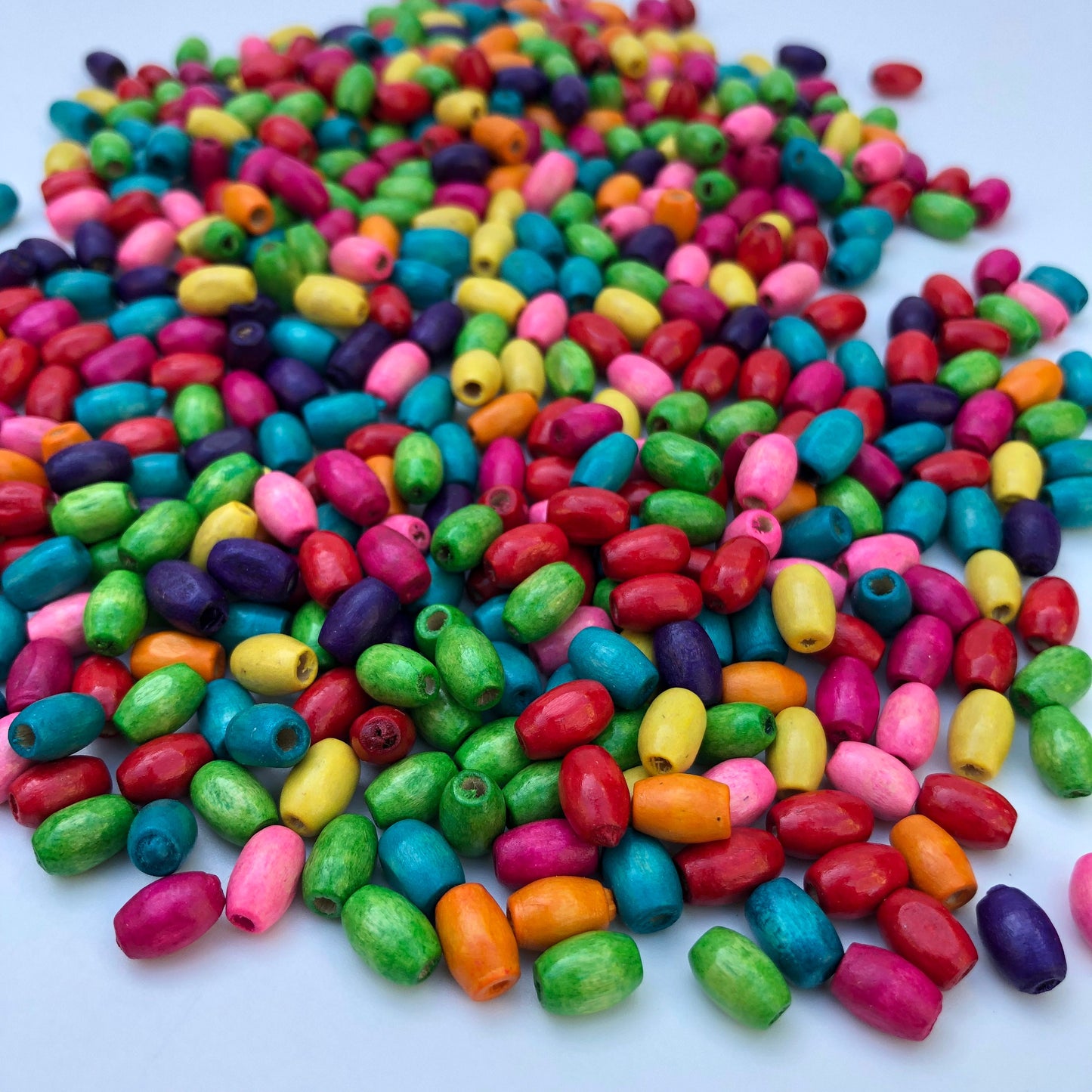 200 Pieces Mixed Wooden Oval Rice Beads - 8x5mm Barrel Wood Rainbow Bead Spacer Multi Colour DIY Crafts and Jewellery Making