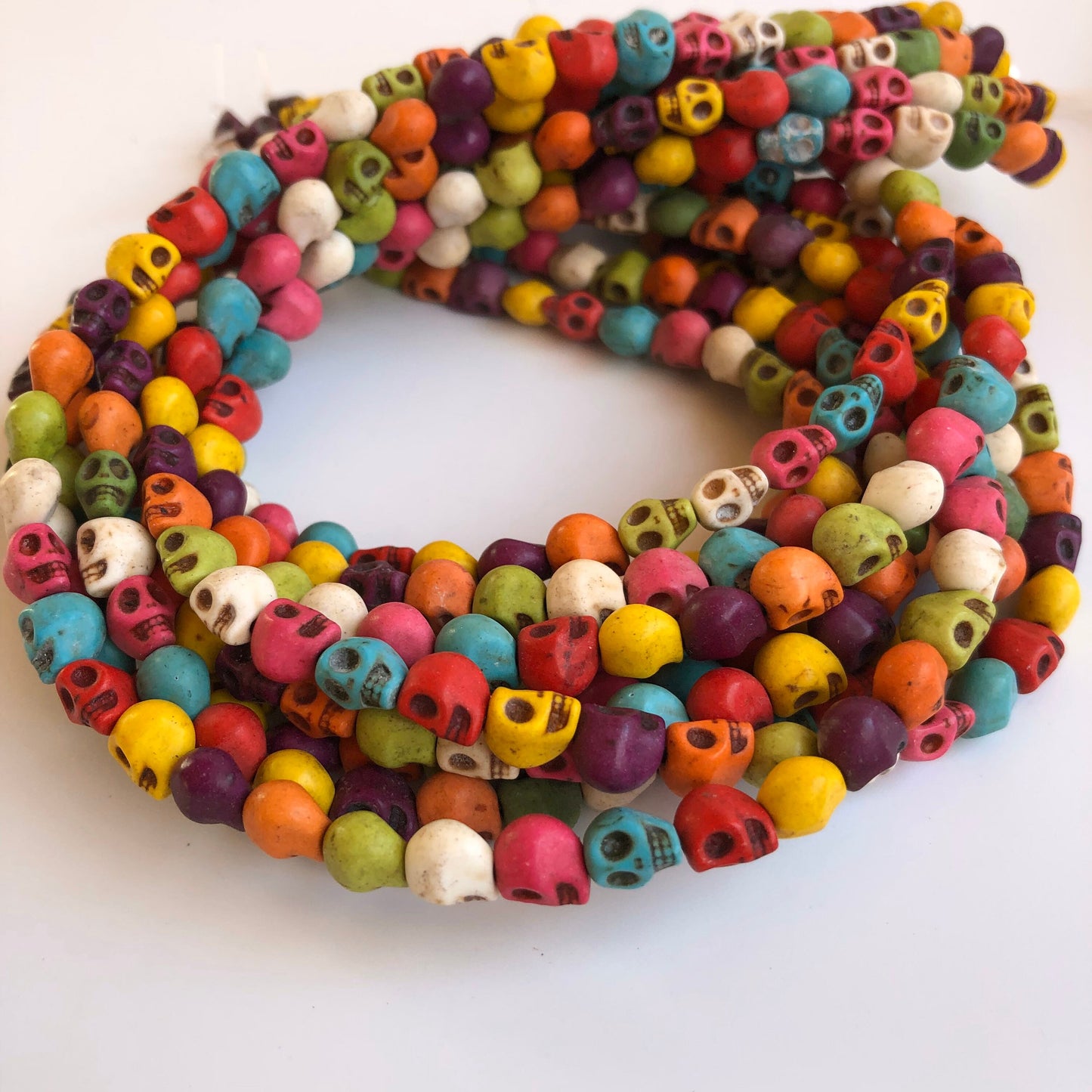 50X Mixed Rainbow Skull Beads 8x7mm Halloween Howlite Gemstone Punk Bead 39cm Strand