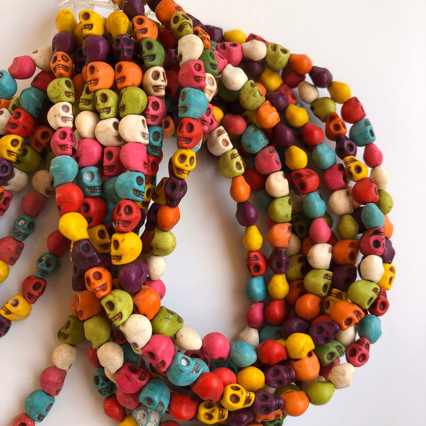 50X Mixed Rainbow Skull Beads 8x7mm Halloween Howlite Gemstone Punk Bead 39cm Strand