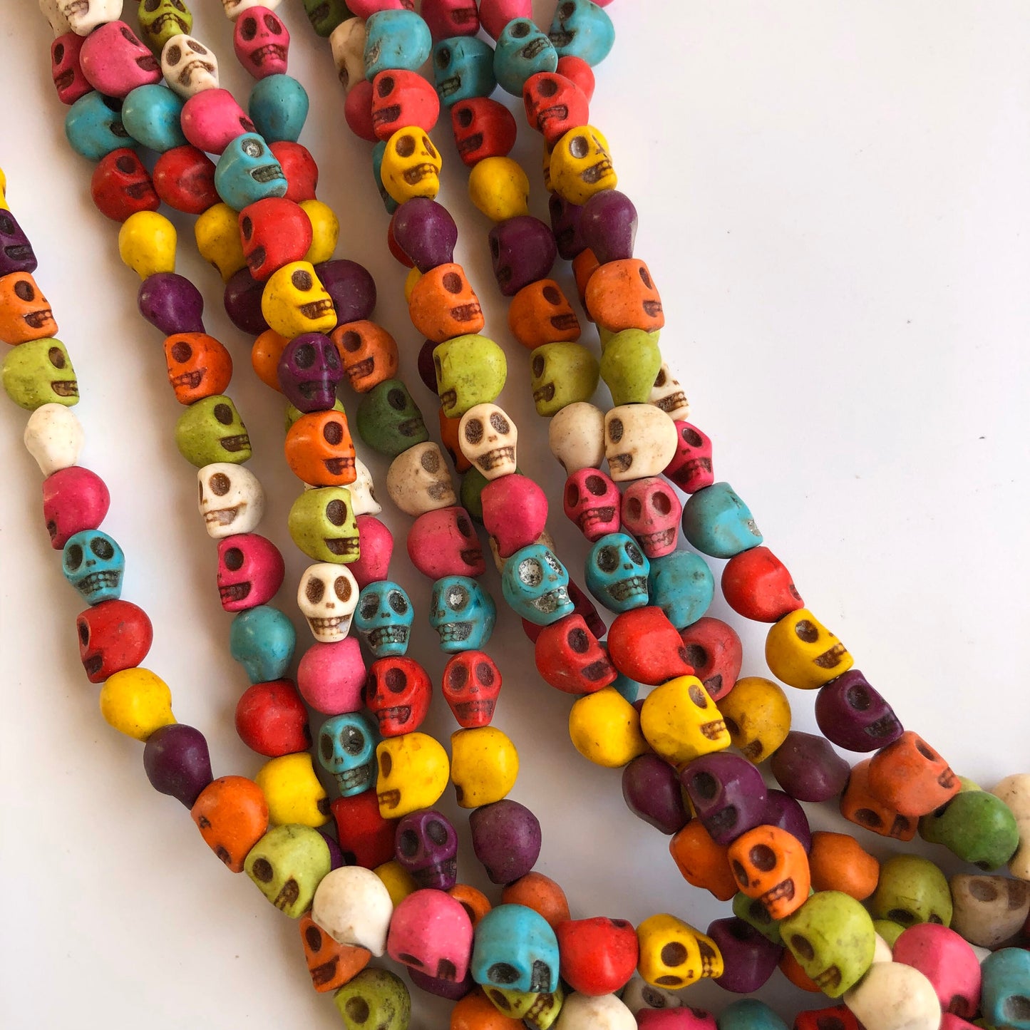 50X Mixed Rainbow Skull Beads 8x7mm Halloween Howlite Gemstone Punk Bead 39cm Strand