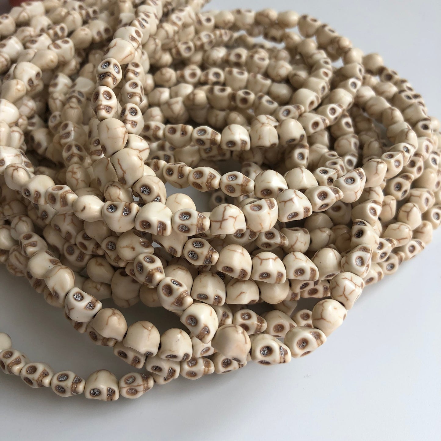 50X Antique White Howlite Skull Beads 8x7mm Halloween Glossy Gemstone Punk Bead 39cm Strand