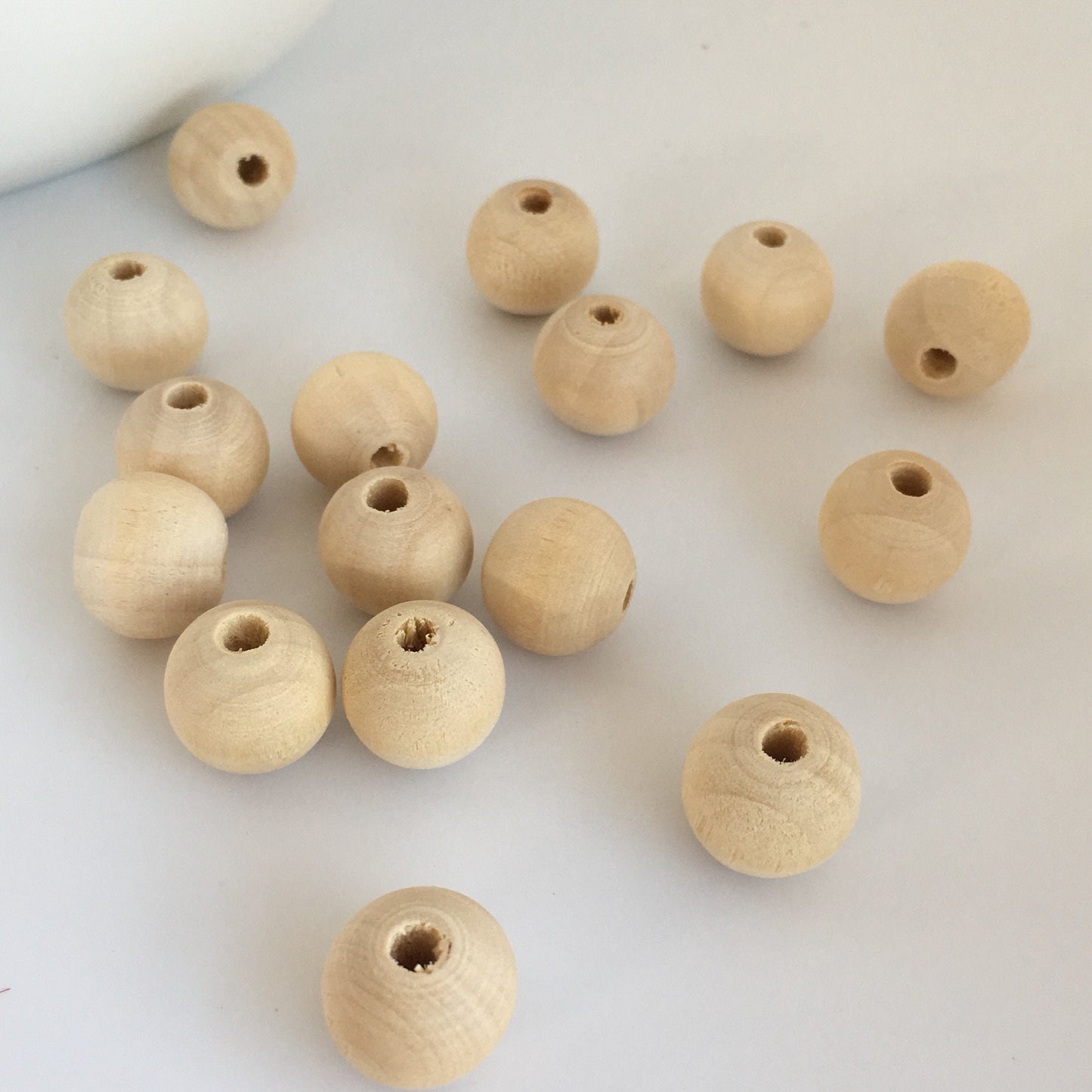 Natural Unpainted Wood Beads 14mm Round Unfinished Wooden Craft Bead 25 Pieces