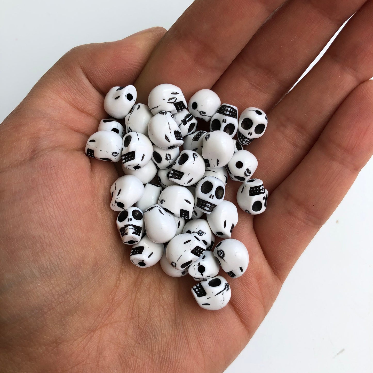 Black and White Skull Beads 9mm Plastic Halloween Bead 50 Pieces