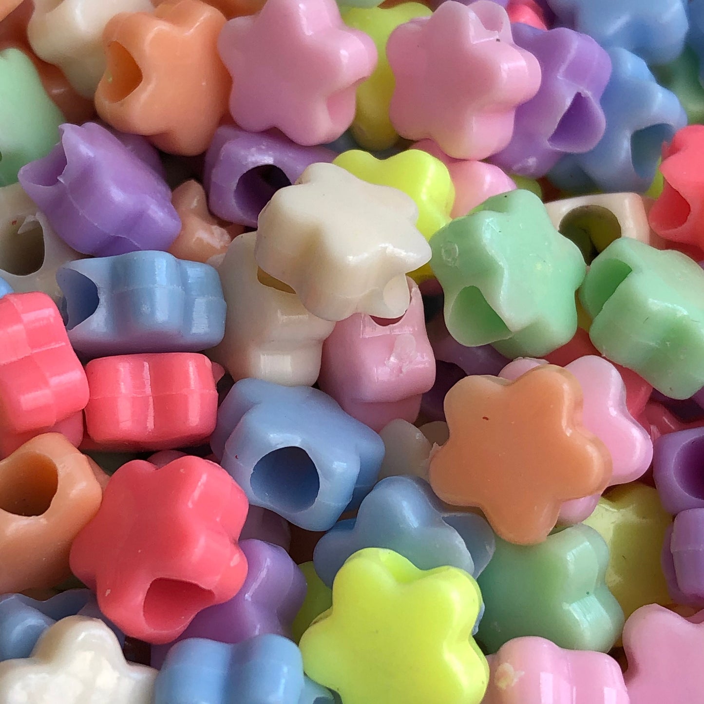 75X Flower Beads Pastel Colour Plastic Acrylic 10x5mm Floral Craft Bead 3.5mm Hole