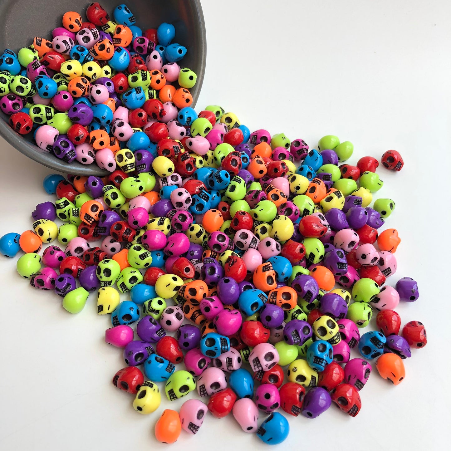 50pcs mixed assorted rainbow colour skull beads 9x8mm plastic halloween bead