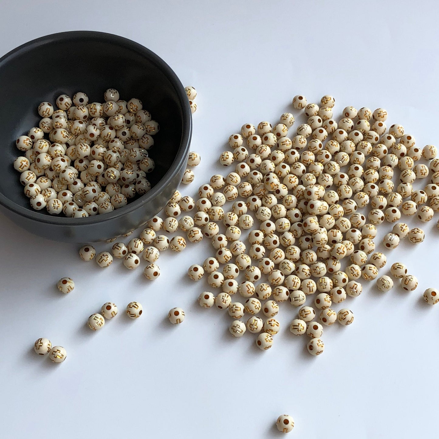 8mm Beige and Gold Cross Bead 75pcs Round Jewellery Making Acrylic Plastic Beads