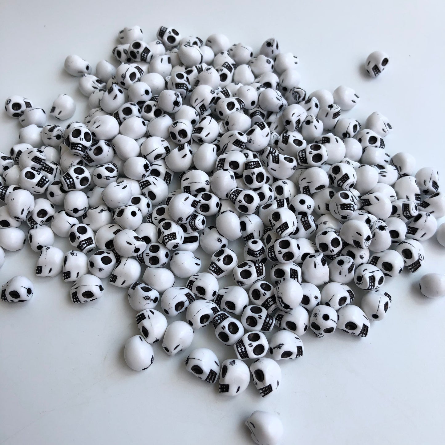 Black and White Skull Beads 9mm Plastic Halloween Bead 50 Pieces