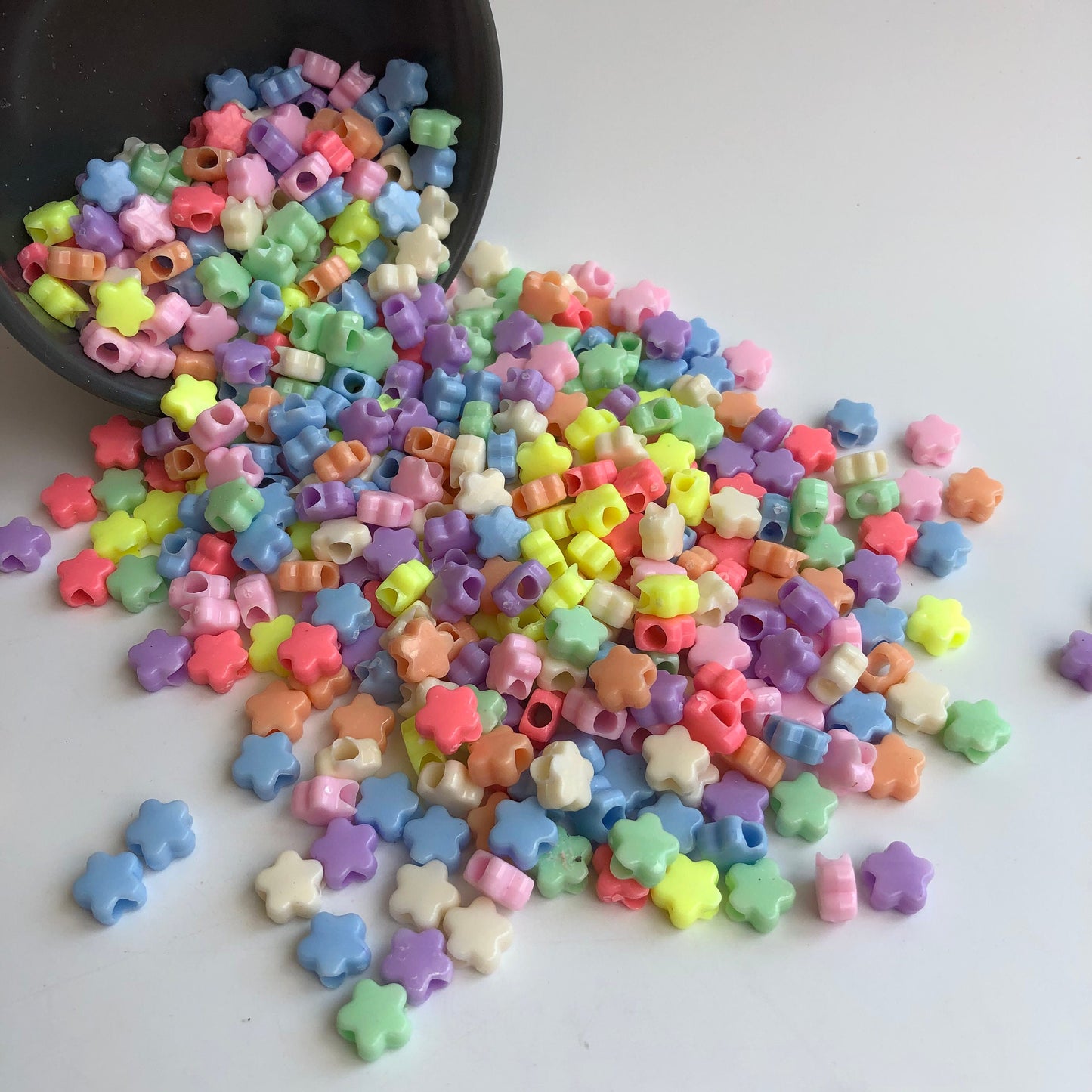 75X Flower Beads Pastel Colour Plastic Acrylic 10x5mm Floral Craft Bead 3.5mm Hole