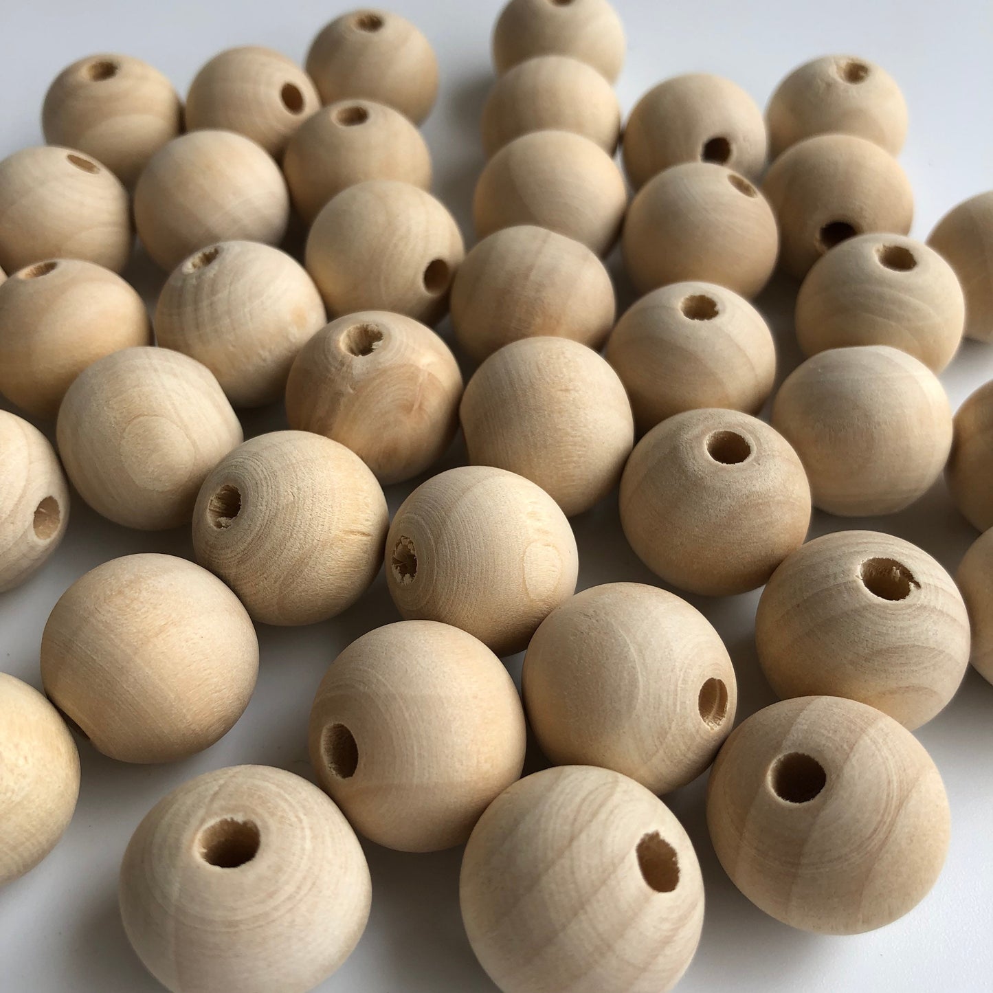 Natural Unpainted Macrame Wood Bead 20mm Round Raw Unfinished Craft Bead 25 Pieces