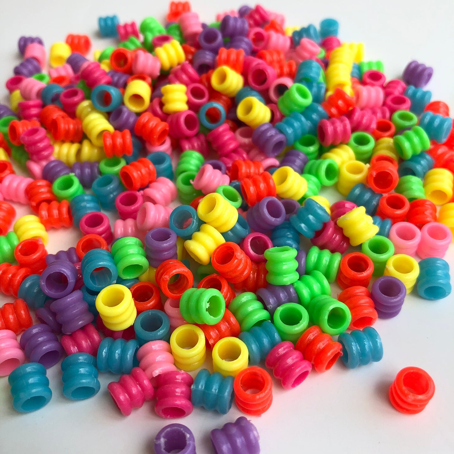 Mixed Macrame Beads 7mm Ribbed Tube Pony Acrylic Plastic Rainbow Hair Bead 250 Pieces