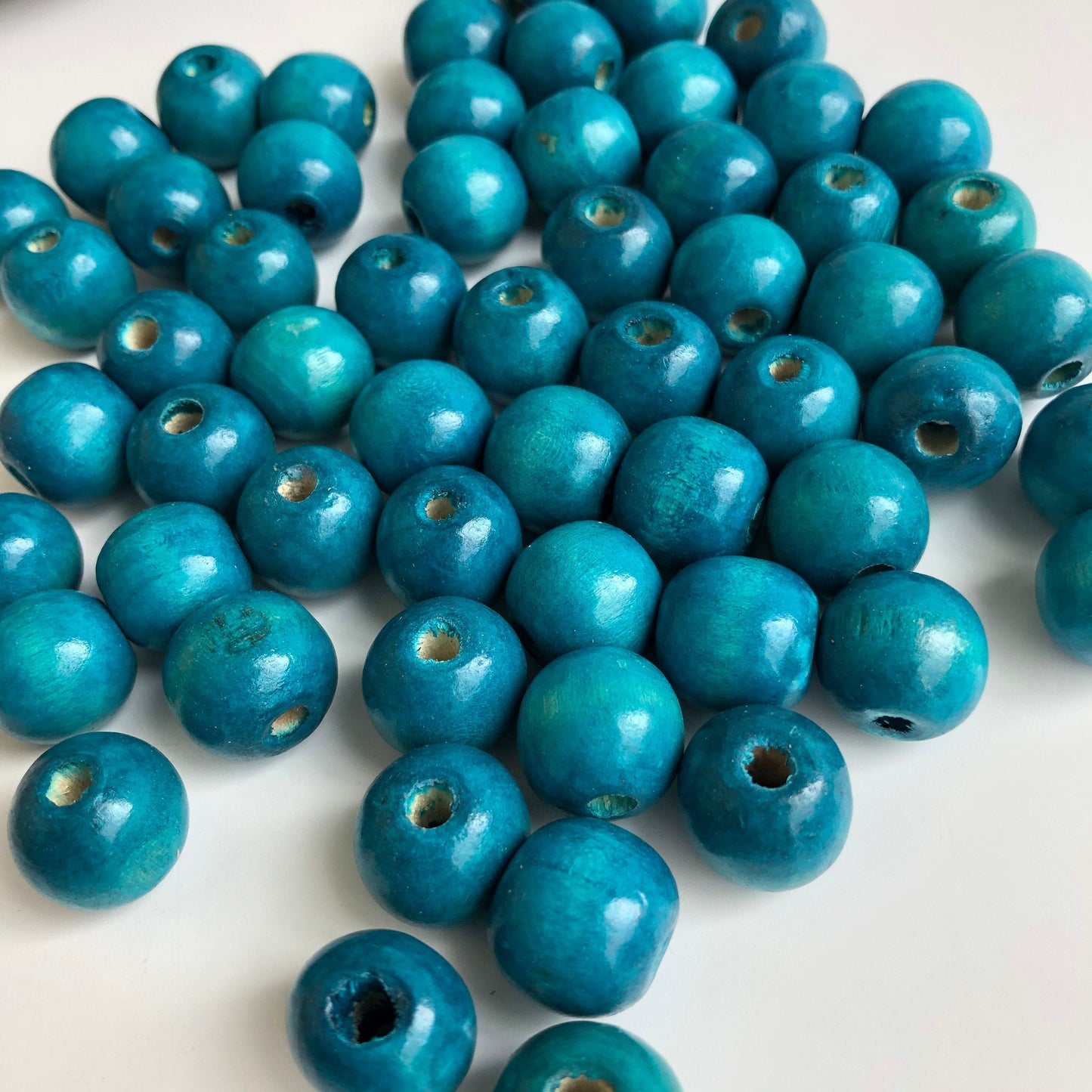 25pcs Natural Wood Bead, Round Wooden Beads, Turquoise Blue 16x15mm Macrame Beading Supplies