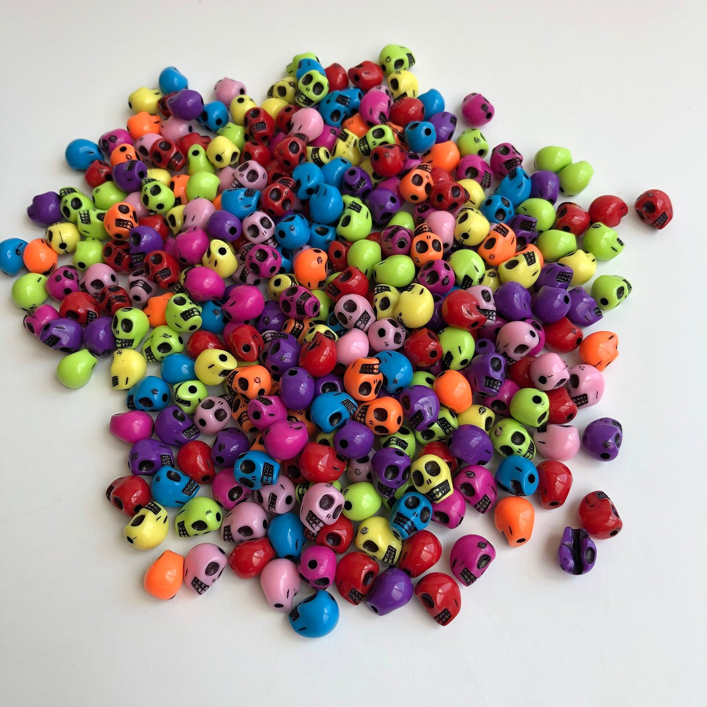 50pcs mixed assorted rainbow colour skull beads 9x8mm plastic halloween bead