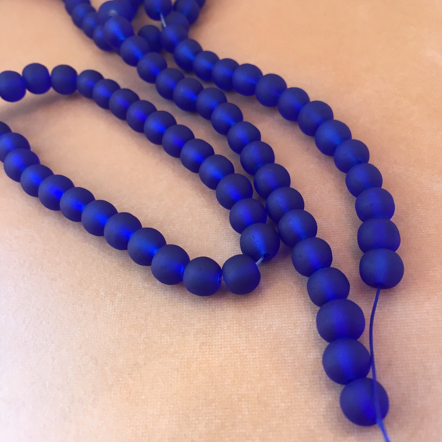 6mm Electric blue frosted glass beads - 135 pieces per strand - Loose jewellery making bead - Round transparent beads - 80cm strand