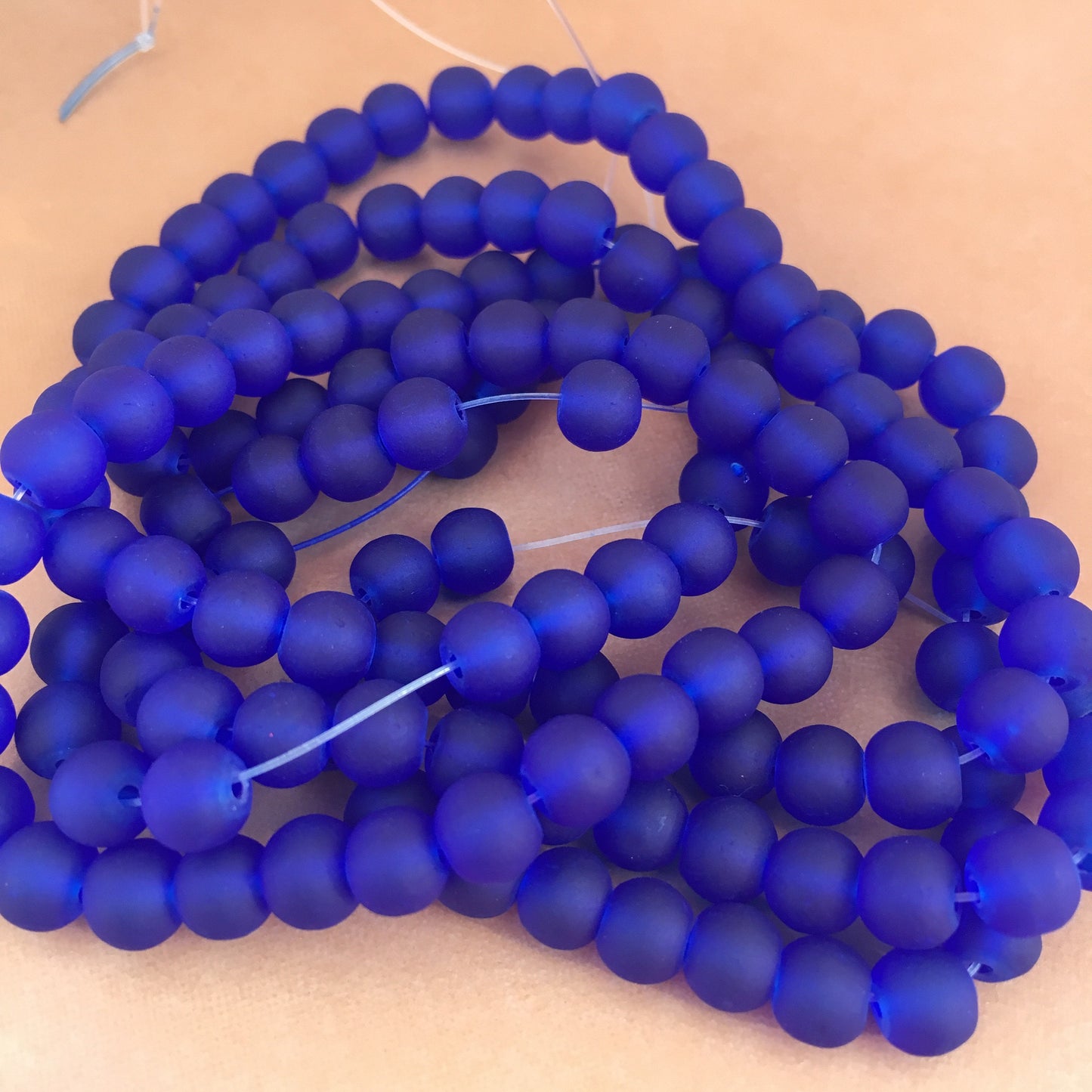 6mm Electric blue frosted glass beads - 135 pieces per strand - Loose jewellery making bead - Round transparent beads - 80cm strand