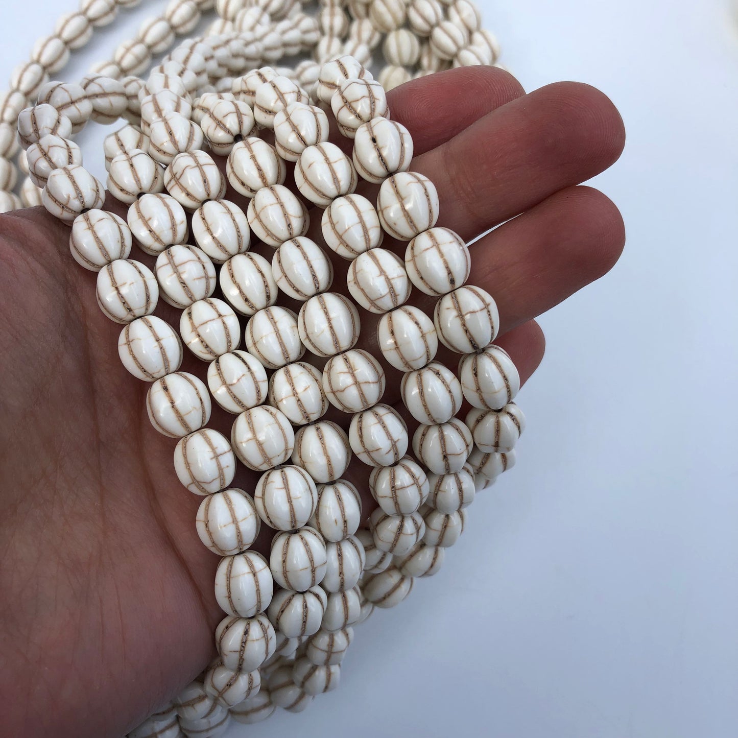 40 pieces Antique White Colour Corrugated Gemstone Beads 10mm Round Pumpkin Shape Bead 40cm Strand