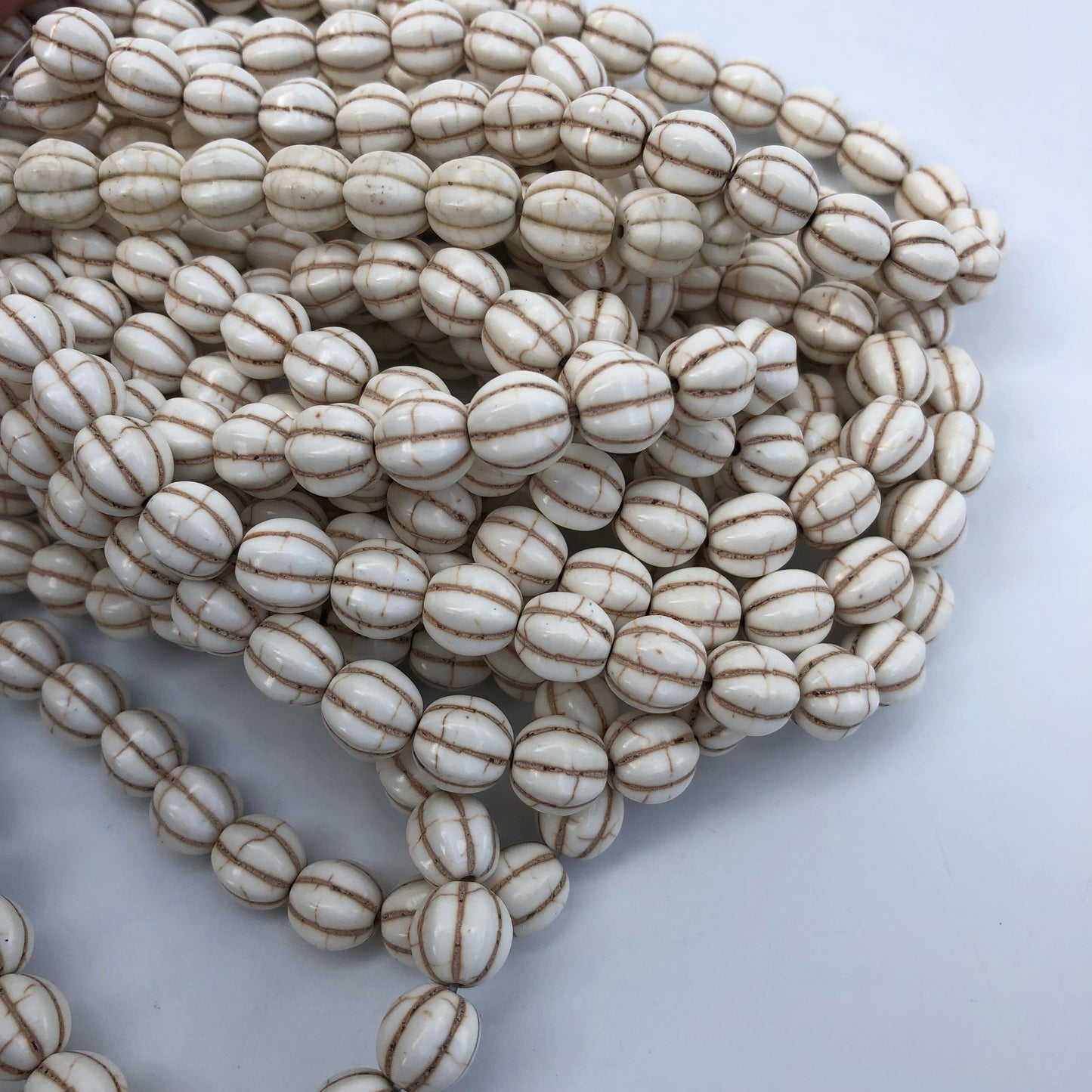 40 pieces Antique White Colour Corrugated Gemstone Beads 10mm Round Pumpkin Shape Bead 40cm Strand