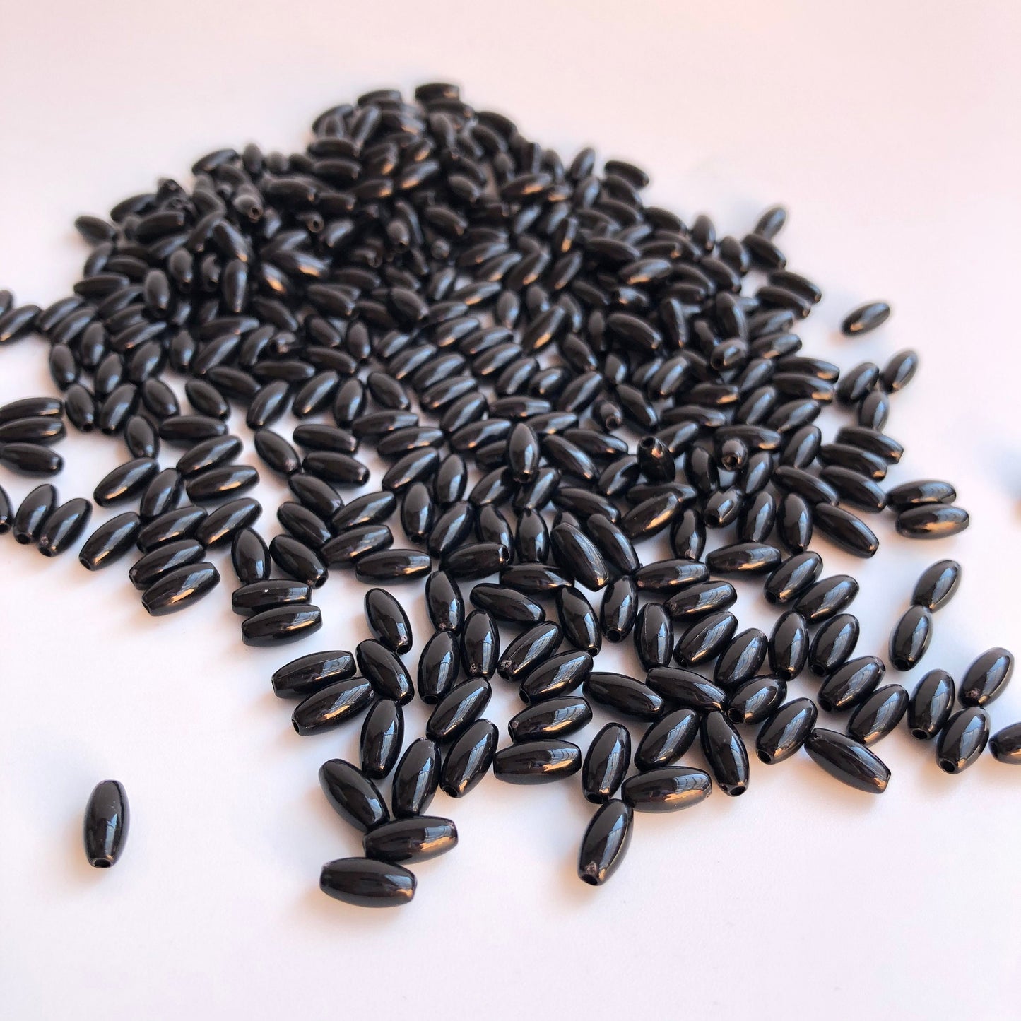 8x4mm Rice Beads Black Oval Plastic Resin Craft Bead 100 Pieces