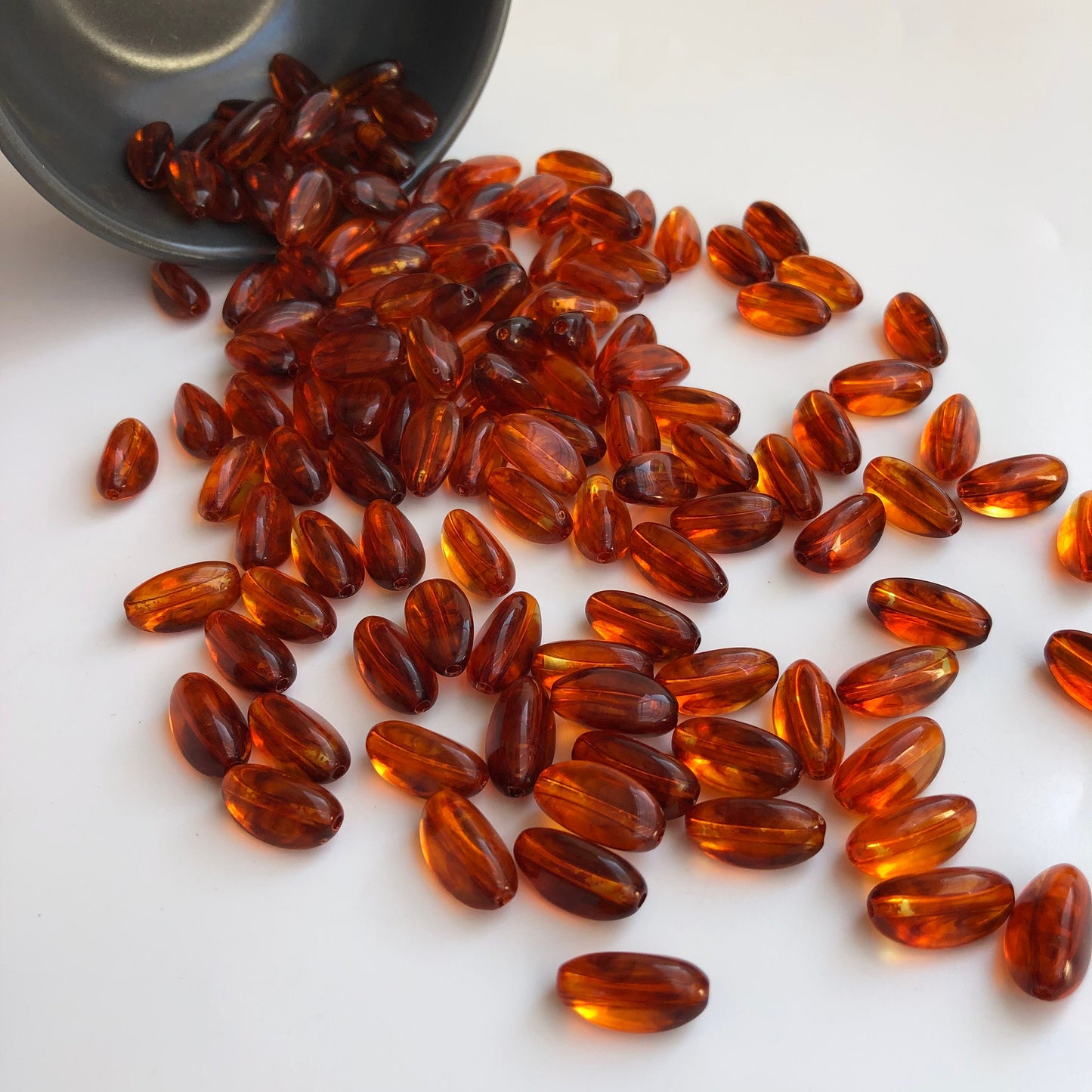 Honey Orange Brown Resin Beads 17x9mm Oval Jellybean Jewellery Craft Beads 20 Pieces