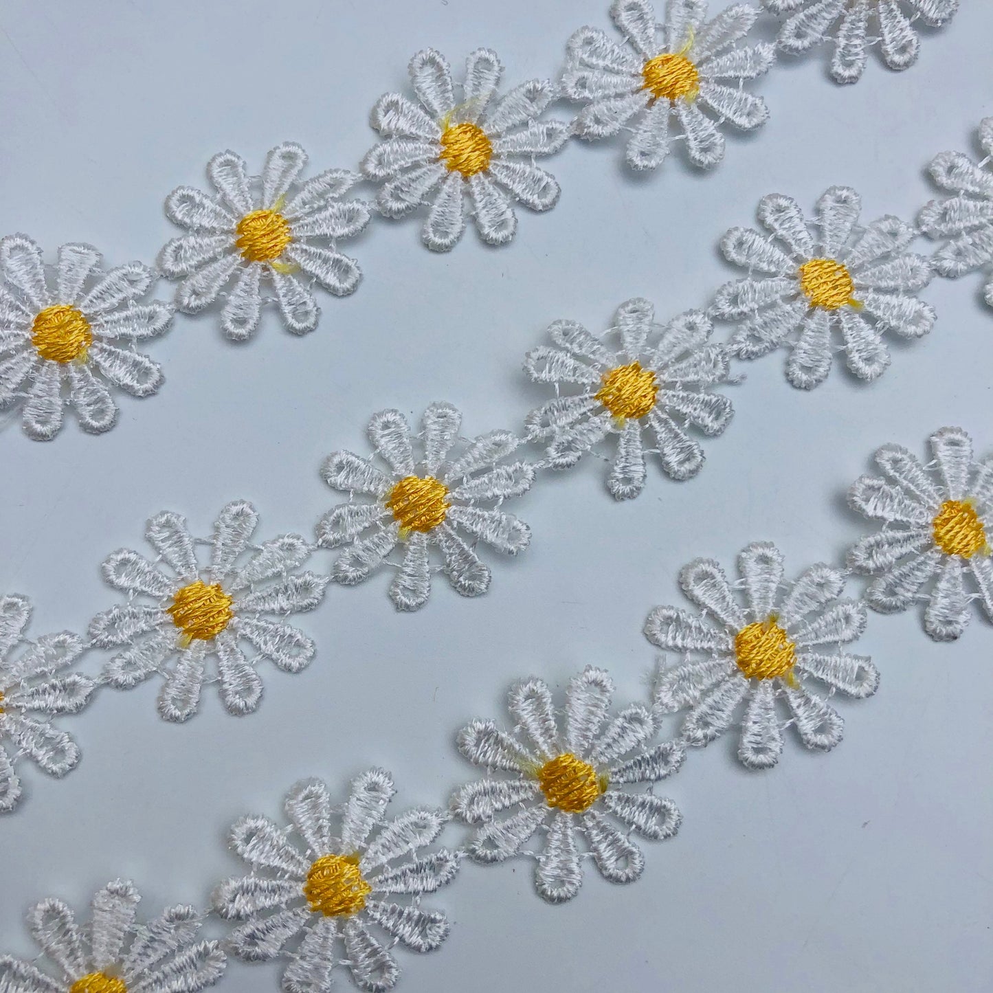 Daisy Flower Crochet Lace Trim White Floral Embroider Dress Trimming Tassel Applique Motif DIY Sewing Craft 1 Yard 90cm