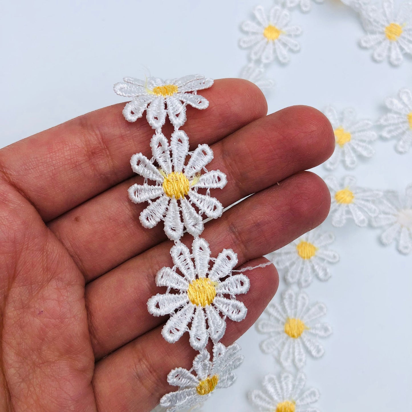 Daisy Flower Crochet Lace Trim White Floral Embroider Dress Trimming Tassel Applique Motif DIY Sewing Craft 1 Yard 90cm