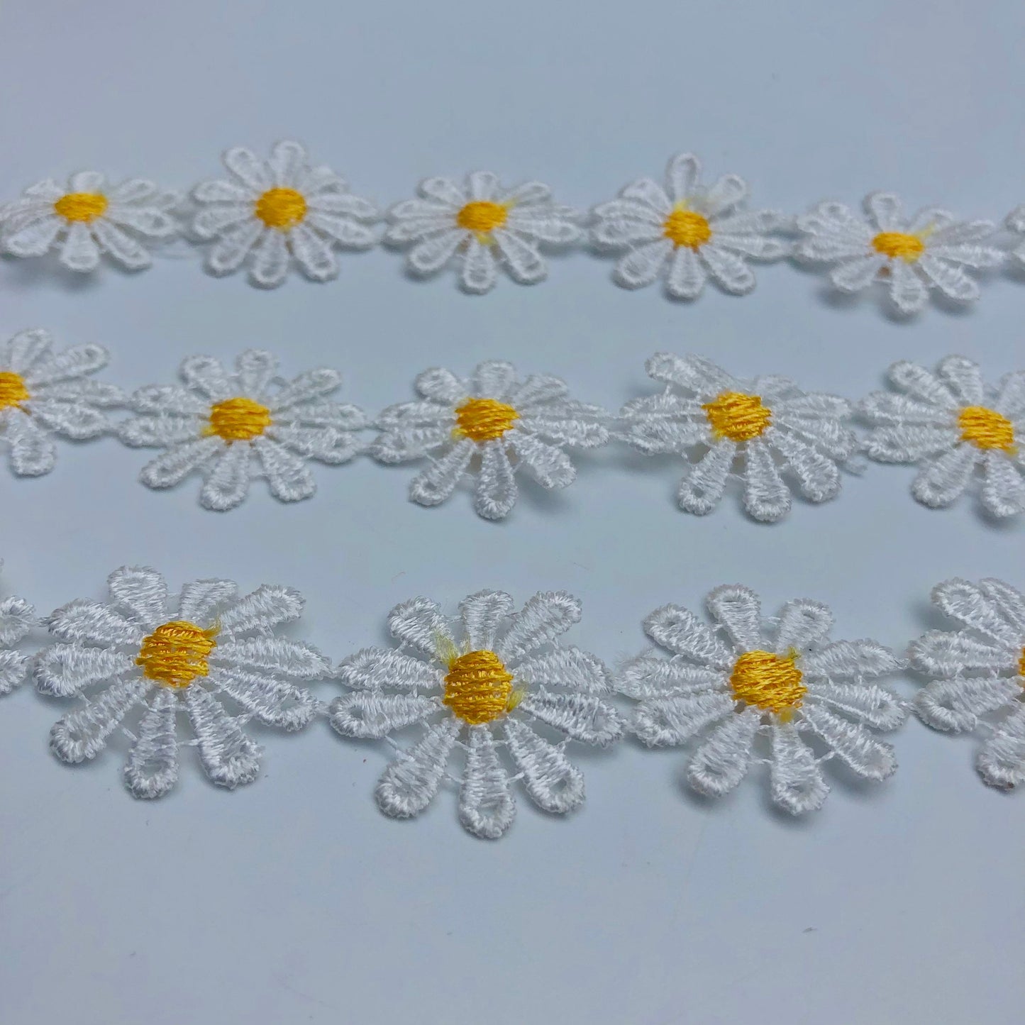 Daisy Flower Crochet Lace Trim White Floral Embroider Dress Trimming Tassel Applique Motif DIY Sewing Craft 1 Yard 90cm