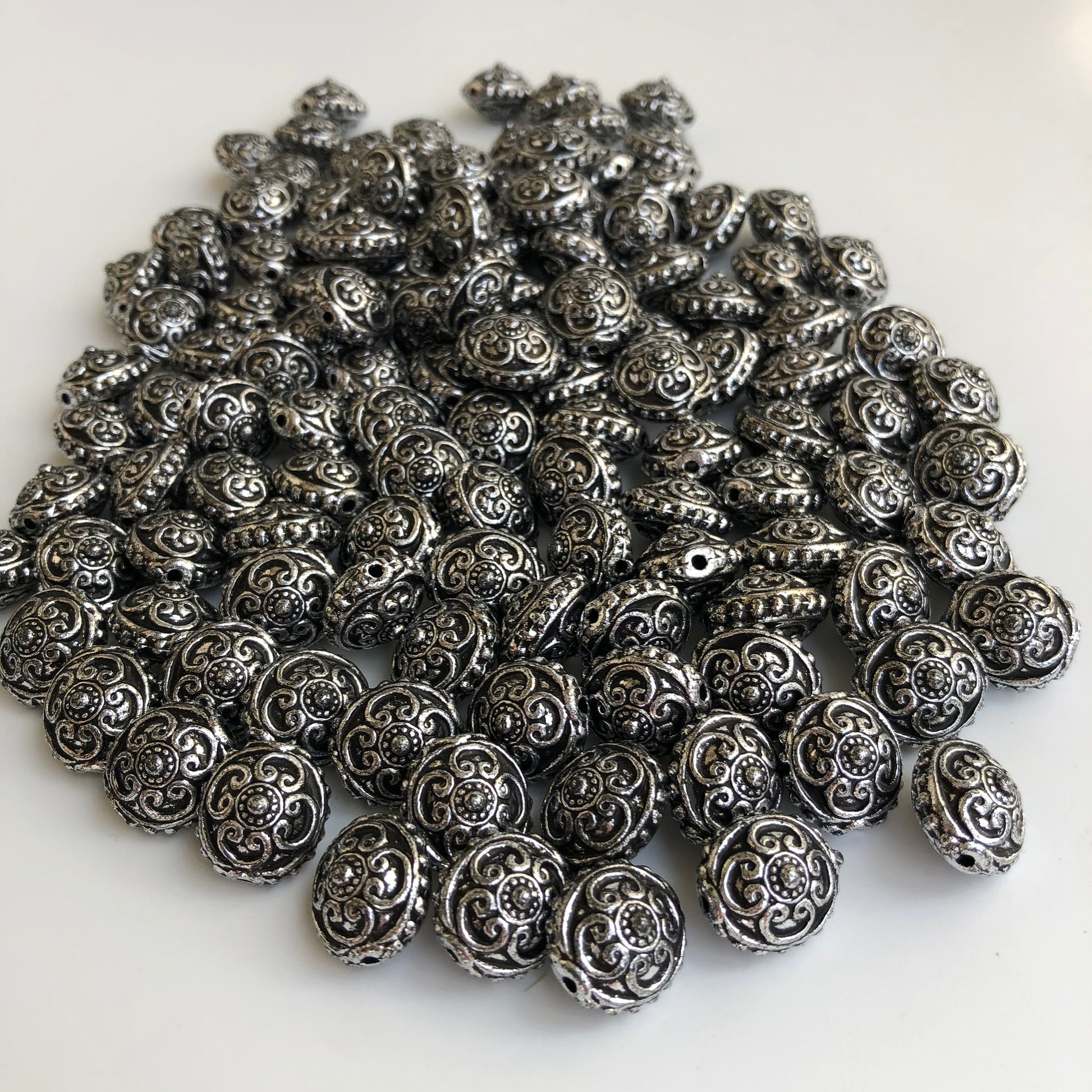 20x Antique Silver Beads 