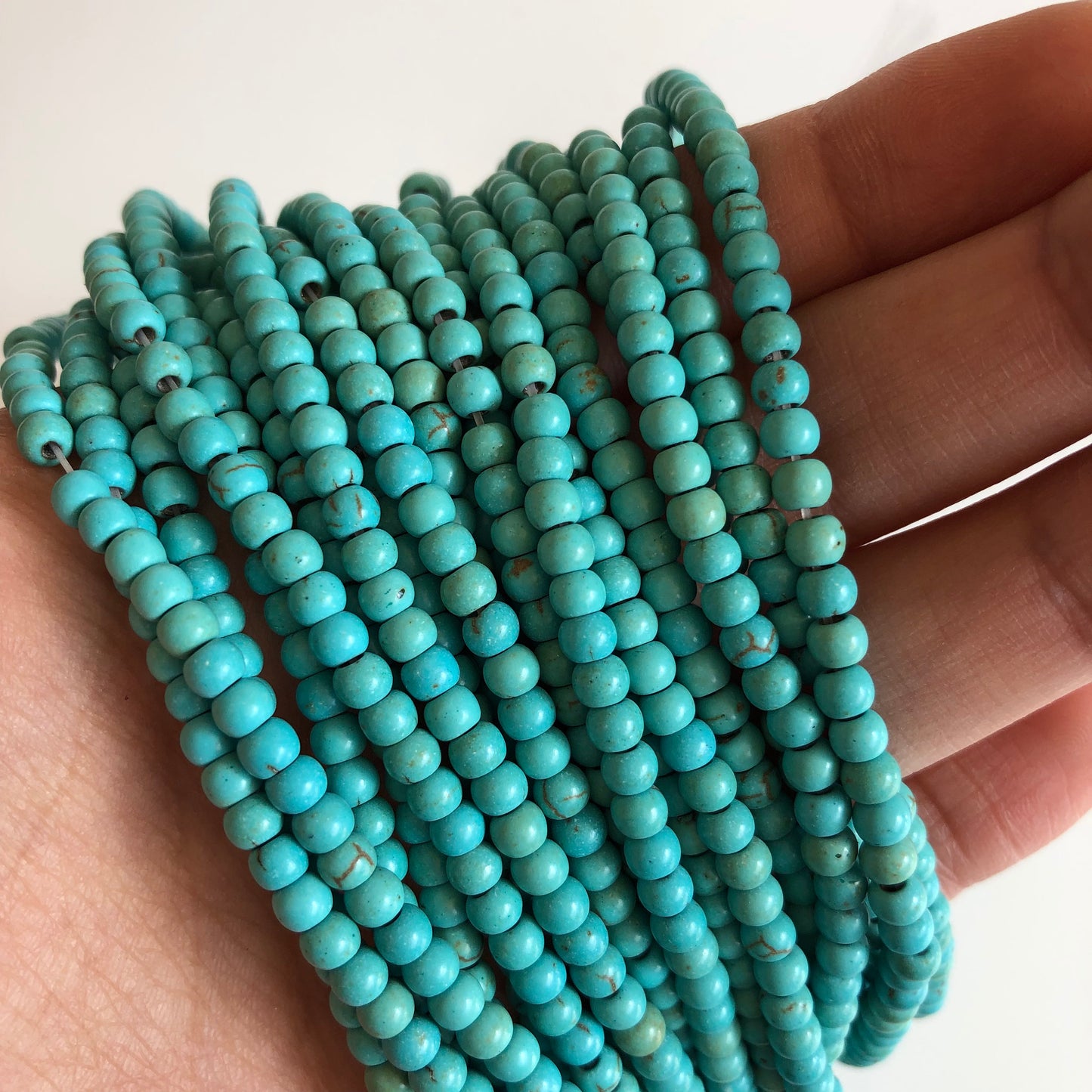 Turquoise Blue Beads Gemstone Beads 4mm Round DIY Jewellery Bead 37cm / 14" Strand Beads102pcs