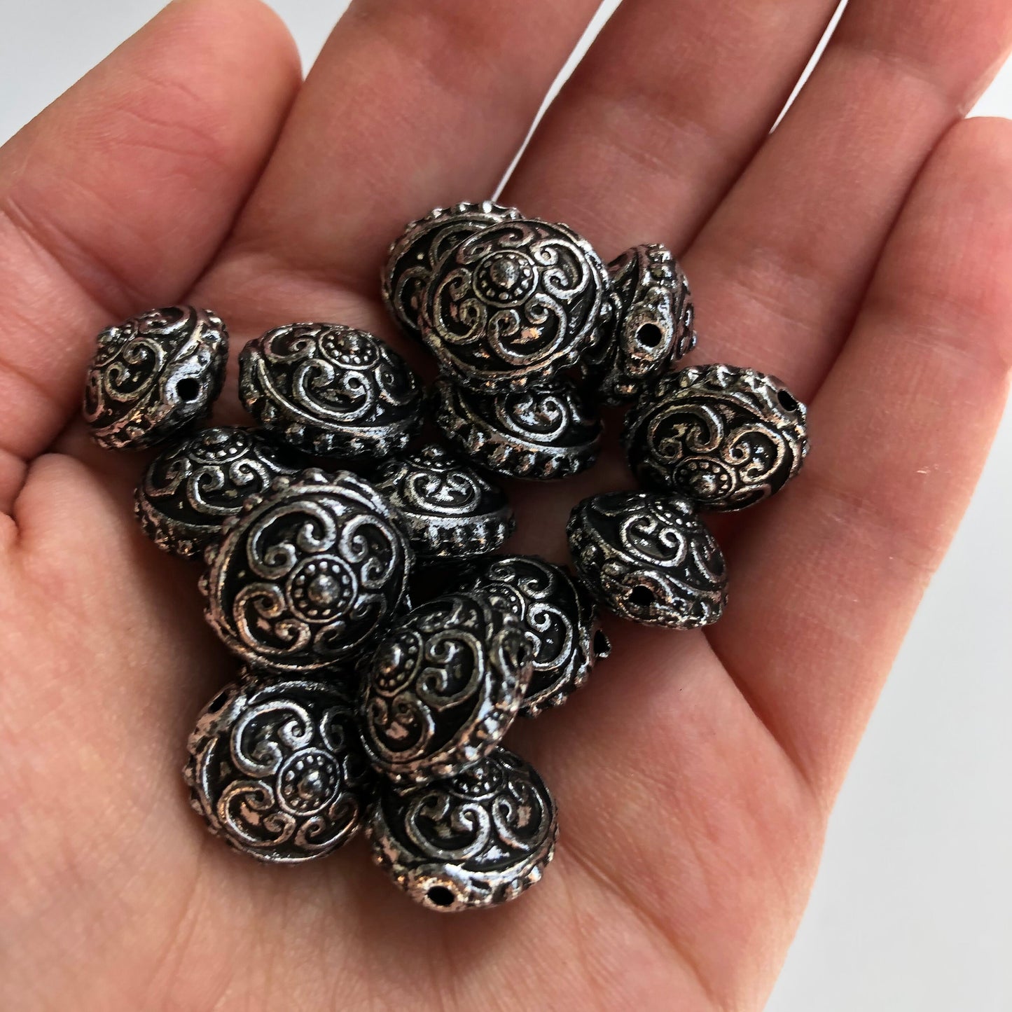 20x Antique Silver Beads 