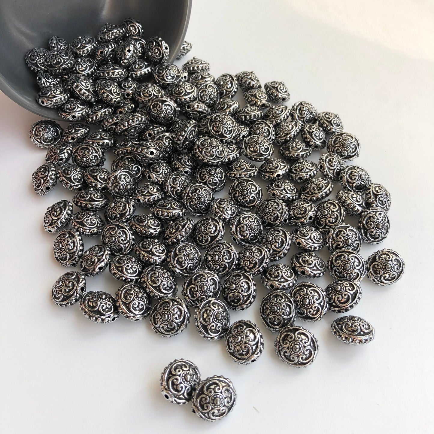 20x Antique Silver Beads 