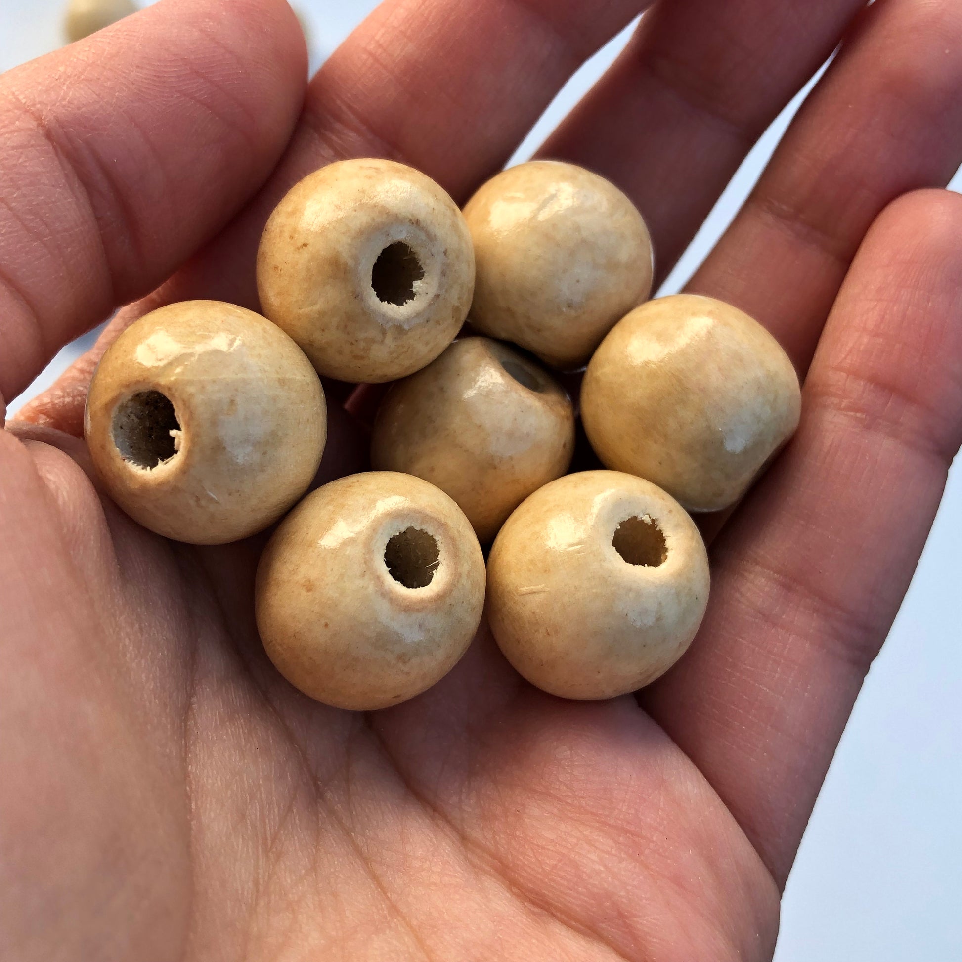 20X Antique Beige Wood Beads