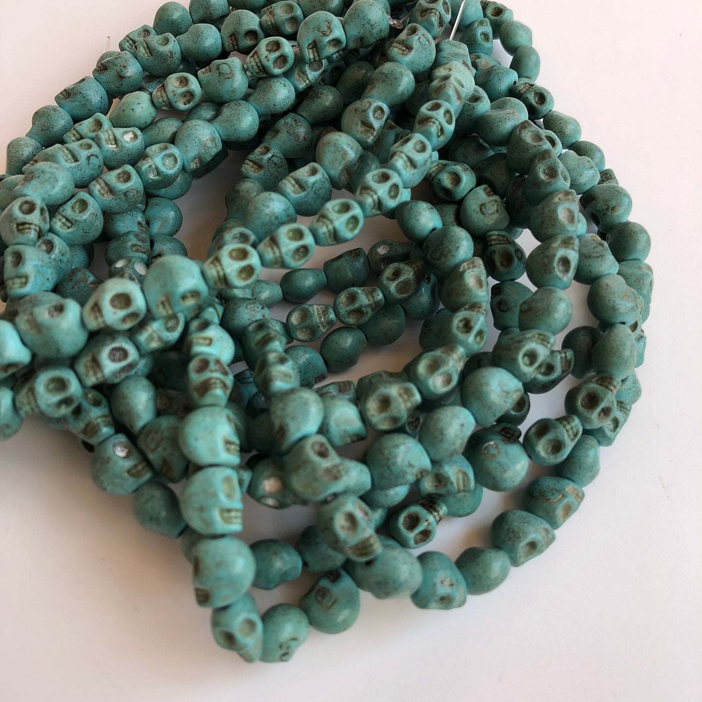 Skull Beads Blue Distressed Grunge Bead Punk Skull Bead 8mm Human Skeletal Head Halloween Craft Turquoise Jewellery Beads 50 pieces