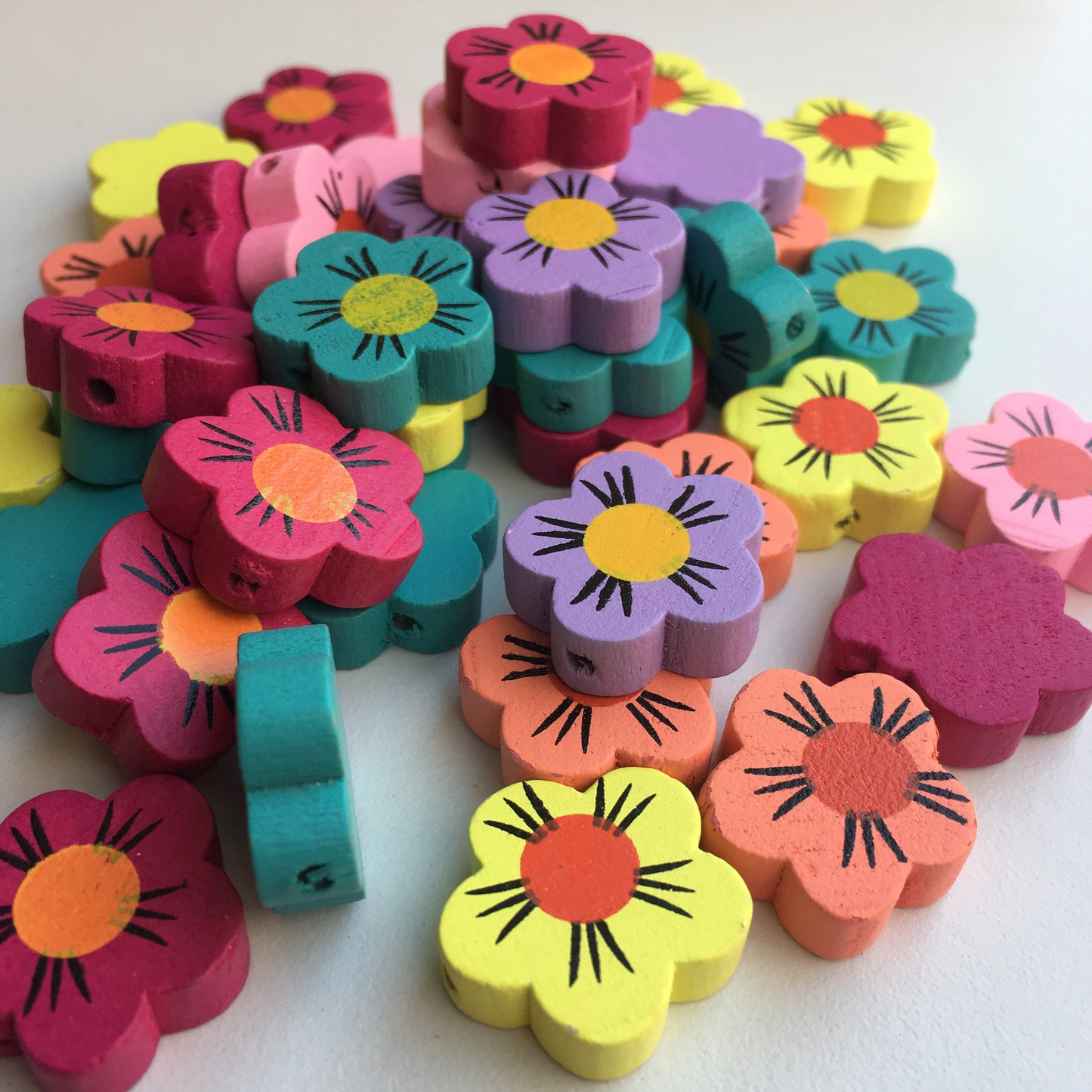 Wooden Floral Beads Flower Petal Bead 25mm Mixed Fun Colour Beads Children Craft DIY Jewellery Bead 25pcs